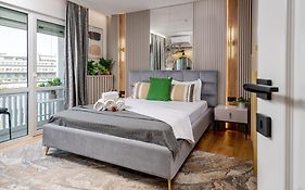 Romana Vibe Elegance In The Heart Of The City